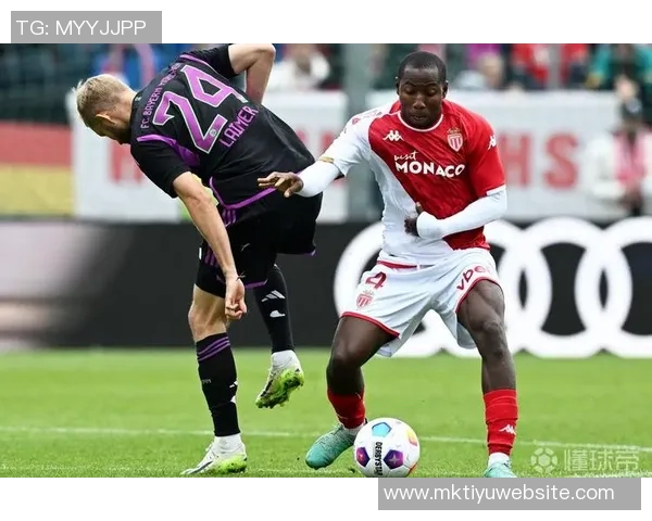 摩纳哥与巴黎对裁判VAR判罚不满卡马拉科雷尔红牌引发激烈争论 摩纳哥与巴黎对裁判VAR判罚不满卡马拉科雷尔红牌引发激烈争论